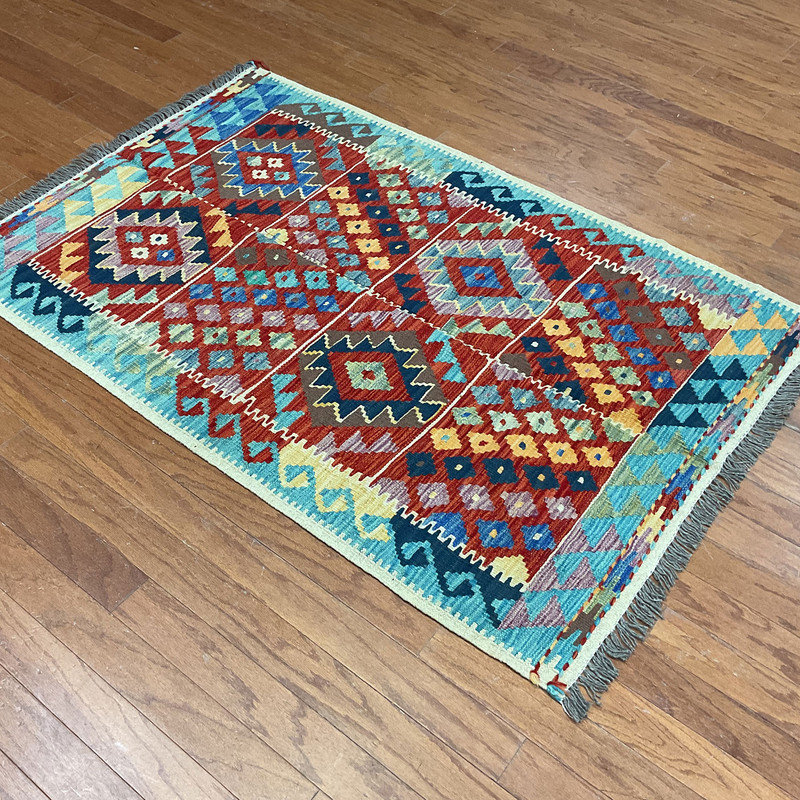 Tapis bleu sarcelle 3 pi 5 po x 4 pi 11 po Jerrolyn