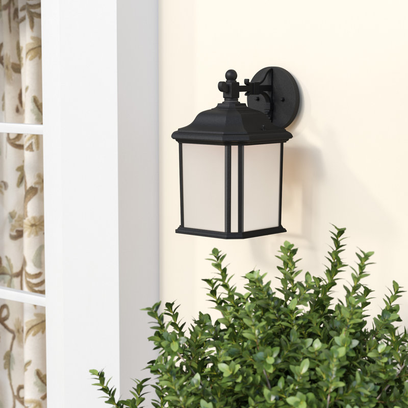 Lanterne murale d'extérieur à une lumière Kent de Génération Éclairage , Non, Noir, H 11,5 po x l 6,5 po x P 8,5 po