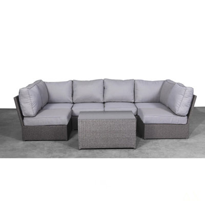 Fully Assembled 4-Person Outdoor Wicker Sectional Set with Cushions