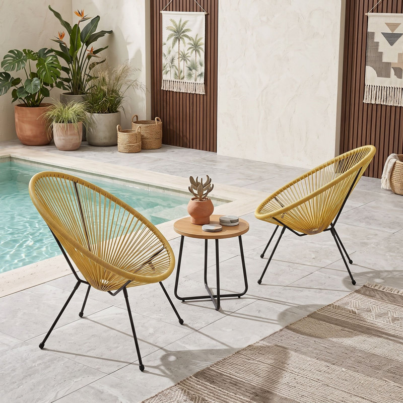 Ensemble de 2 chaises d'extérieur en rotin PE et acier avec assises tressées façon hamac, pour terrasse, véranda ou jardin.
