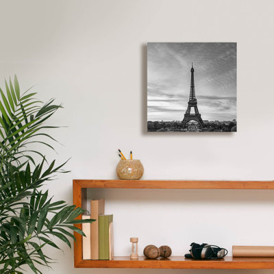 «Paris - Eiffel Tower - Black & White», art mural sur toile, 37 po x 37 po