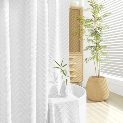 Rideau de douche Boho Farmhouse avec rayures à chevrons touffetés - Ensemble de rideau de salle de bain en tissu texturé hydrofuge avec crochets - Design minimaliste à volants pour un décor moderne