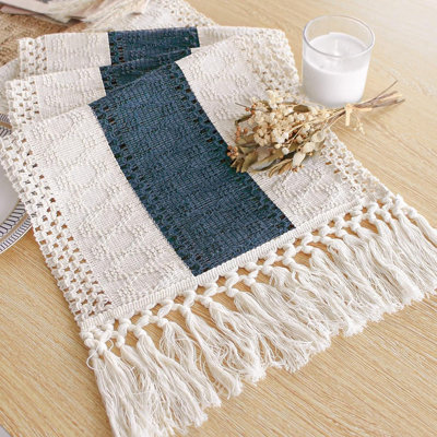 Chemin de table bleu de 72 pouces de long avec des pampilles en macramé style campagnard, fête de mariage rustique, fête de mariage, douche, décoration de salle à manger (12 po x 72 po)