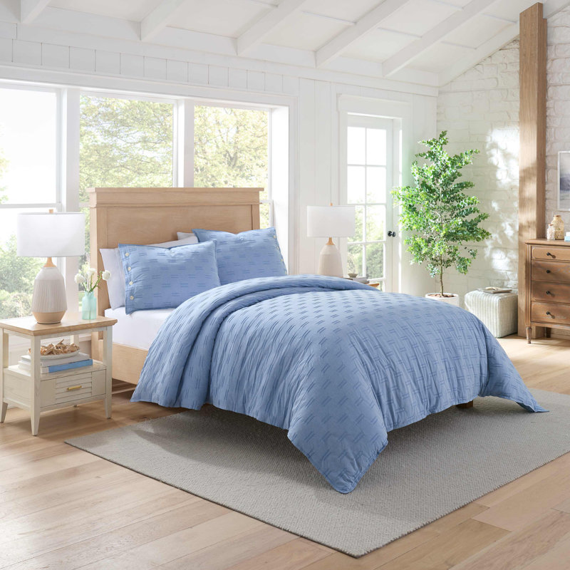 Southern Tide Matthew's Bluff  Light Blue Comforter Set, Queen + 2 Standard Pillow Shams