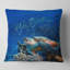 Grande tortue de mer sous l'eau - coussin à imprimé animal-29516697-29516693