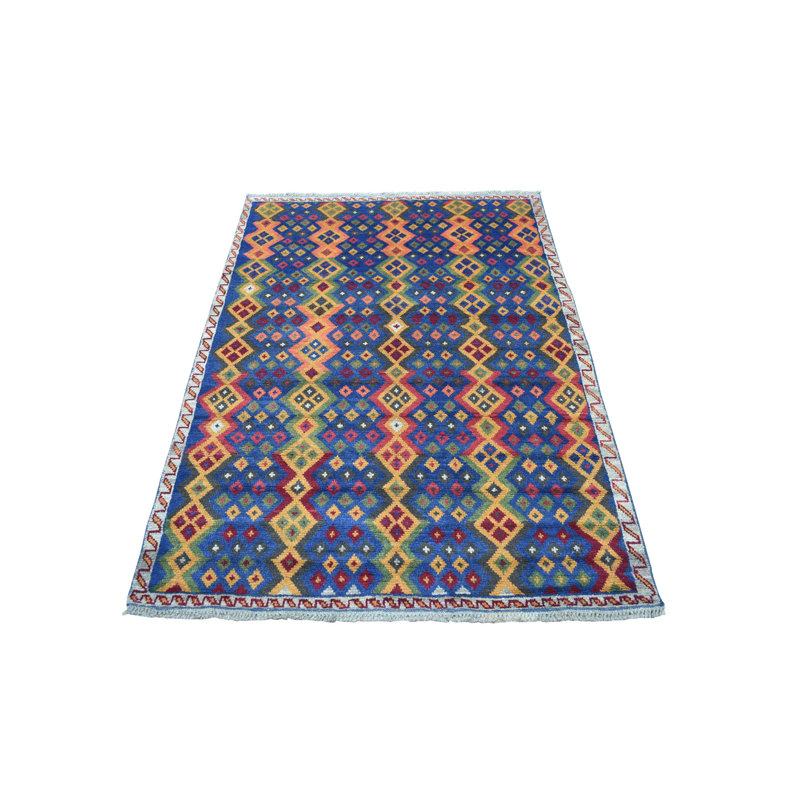 Tapis en laine bleu/jaune 4 pi 1 po x 5 pi 8 po noué la main one-of-kind