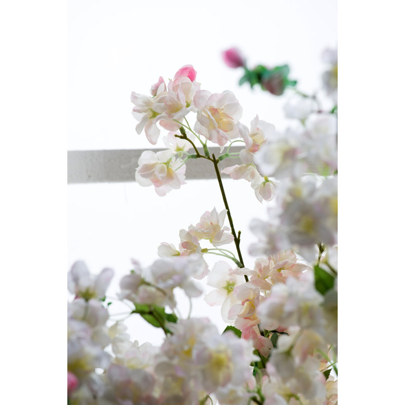 Tige de fleur de cerisier blanche artificielle de 40 po, fleur en tissu décorative avec détails réalistes, pour la présentation d'événements, le bouquet de pièces centrales ou les projets d'artisanat