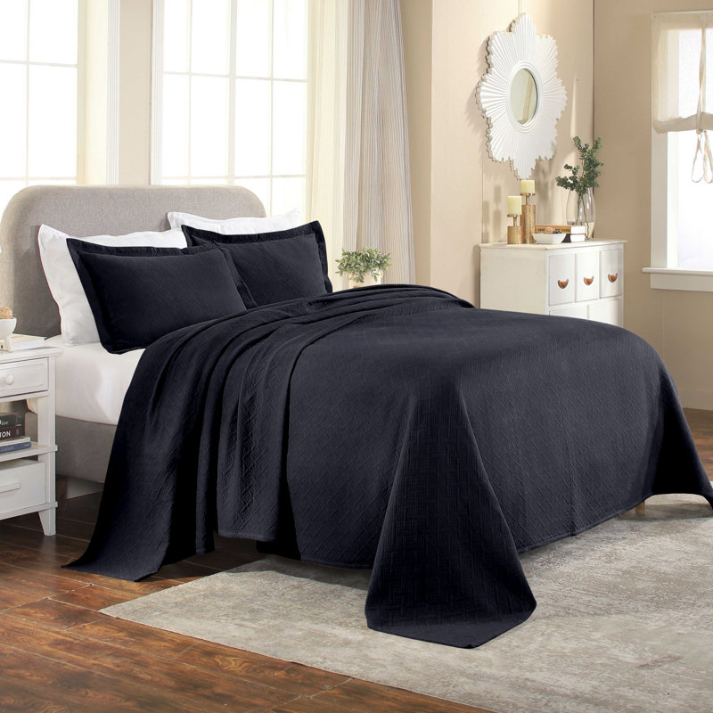 Superior 100% Cotton Matelassé Basketweave All-Season Bedspread with Pillow Sham Set, Full + 2 Shams, Navy Blue