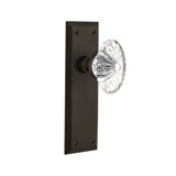 New York Plate with Oval Fluted Crystal Door Knob