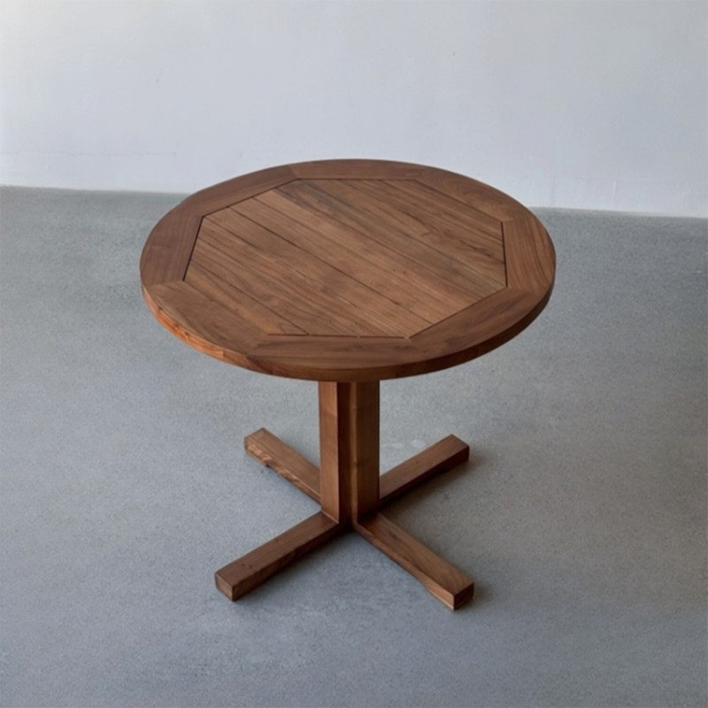 Brown Round Solid Wood Dining table, 29.53" H x 31.5" W x 31.5" D