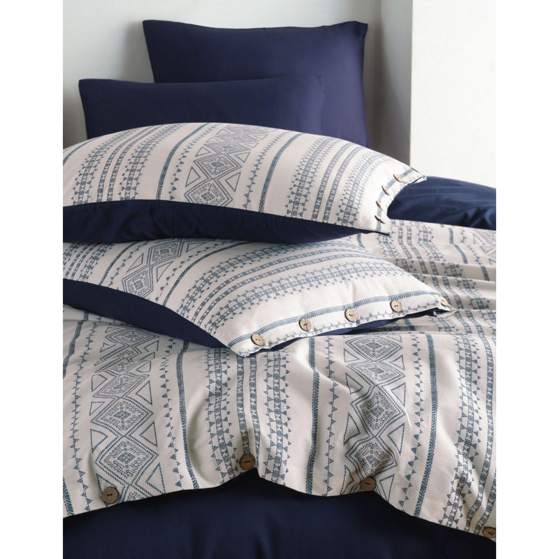 Quiltisse Bedspread with Pillowcases Included, Cream/Indigo Blue, Single XXL Bedspread + 1 Standard Pillowcase