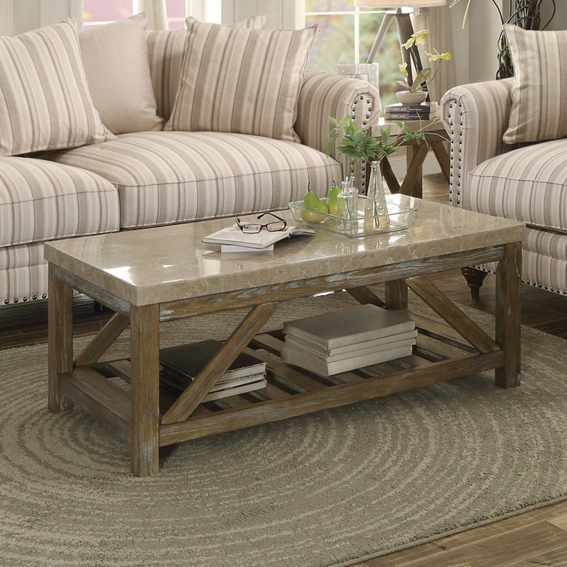 Table basse industrielle en bois avec plateau en marbre et tablette de rangement inférieure