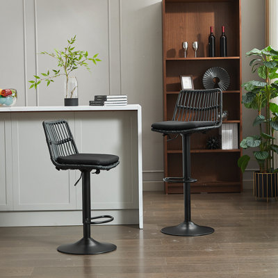 Ensemble de 2 tabourets de bar en rotin, chaise de bar pivotante à 360 °, chaise à hauteur de comptoir avec repose-pieds pour la cuisine et la salle à manger
