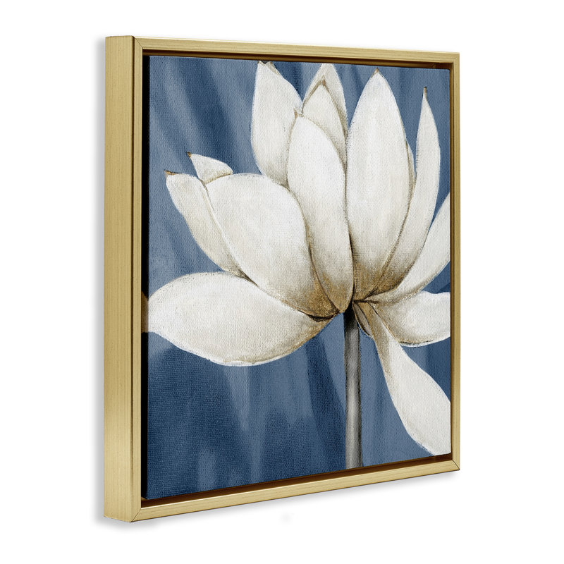 «White Lotus Petals» par Carol Robinson, Or, H 18 po x l 18 po