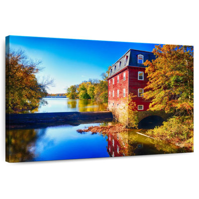 Alvord Kingston Mill, automne pittoresque surplombant le lac