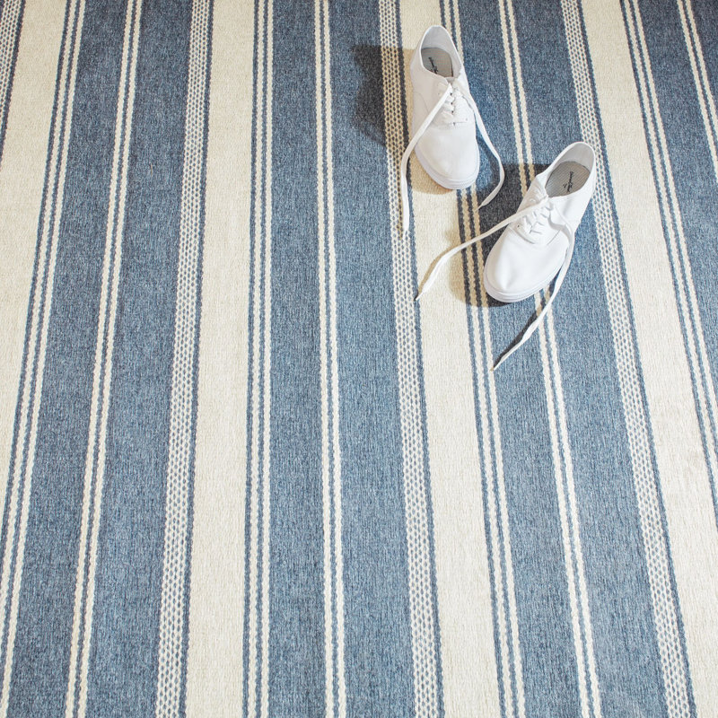 Bowman Machine Printed Polyester Striped Area Rug in Blue/White, Rectangle 6' x 9'