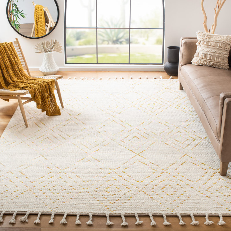Casablanca Hand Loomed Wool/Cotton Geometric Rug in Beige, Rectangle 8' x 10'
