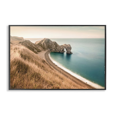 «Beach with Arched Cove», estampe numérique par Nataly White