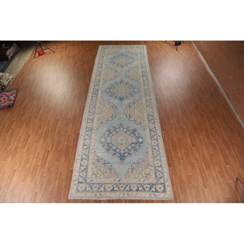 Tapis unique bleu 2 pi 5 po x 7 pi 10 po Lowman