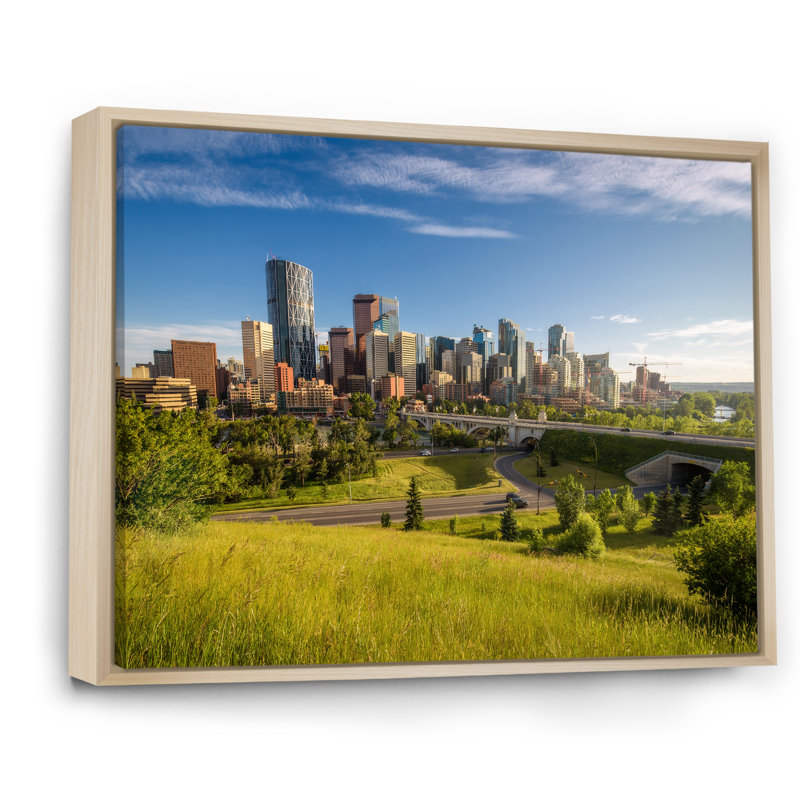 Skyline Calgary At Sunrise - art mural canadien sur toile, H 34 po x l 44 po x P 1,5 po, Cadre naturel flottant