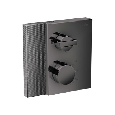 Edge Shower Arm and Bath Panels