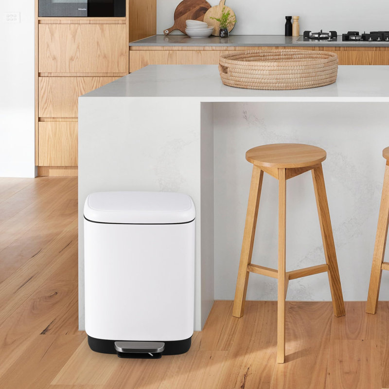 Poubelle de salle de bain avec couvercle, poubelle de cuisine en acier inoxydable de 3,2 gallons / 12 L, pédale à fermeture douce, finition résistante aux traces de doigts pour la cuisine ou la salle de bain