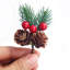 30 pièces de décoration de Noël aiguilles de pin avec des baies rouges et des branches de pomme de pin