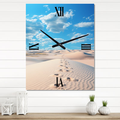 Photo de plage empreintes de pas en IV - Paysage et nature horloge murale surdimensionnée