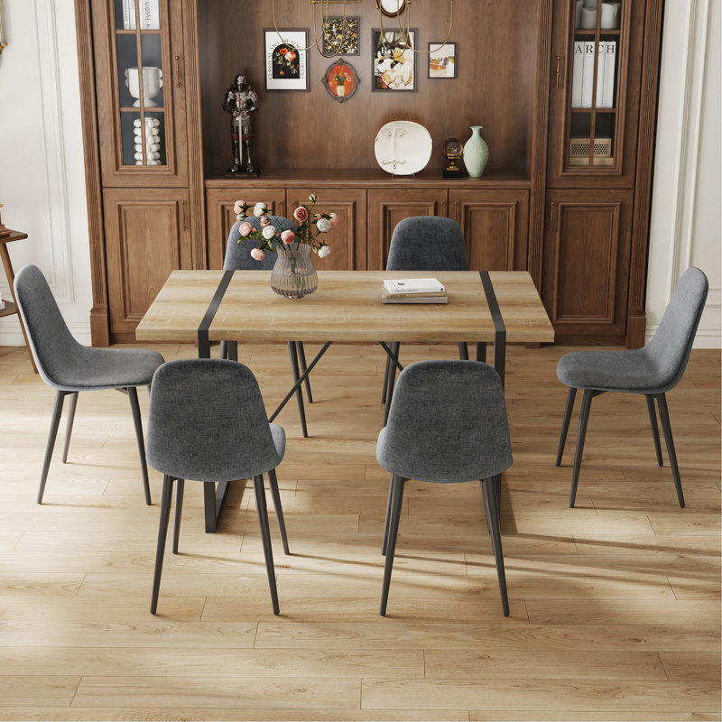 Ensemble de table et de chaises, chaises d'appoint rembourrées de style médiéval moderne, 6 chaises de salle à manger gris foncé et une table de salle à manger rectangulaire en bois aggloméré rustique de style industriel.