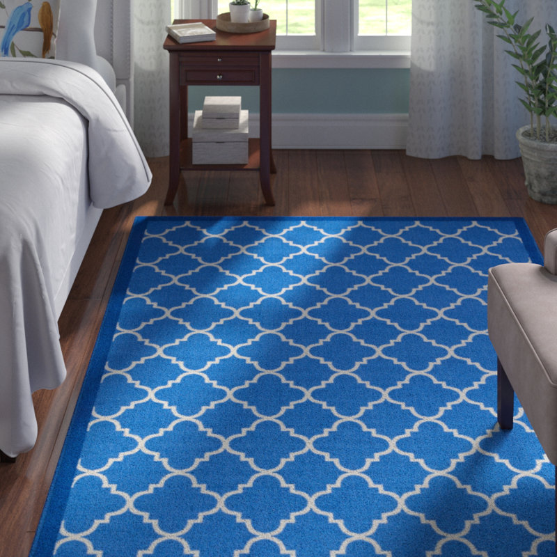 Tapis géométrique bleu à motif treillis Bethie, Rectangle 7 pi 10 po x 9 pi 10 po