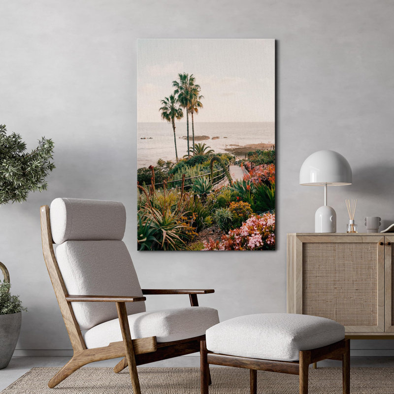 «Tropical Coastal Palm Tree By The Beach» sur, H 18 po x l 12 po