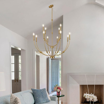 Lustre doré brossé pour hauts plafonds - luminaire suspendu de style bougie 12 lumières avec tiges réglables, style campagnard rustique pour le salon, la salle à manger ou le vestibule