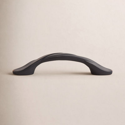 Classic Twisted Arch Cabinet Pull
