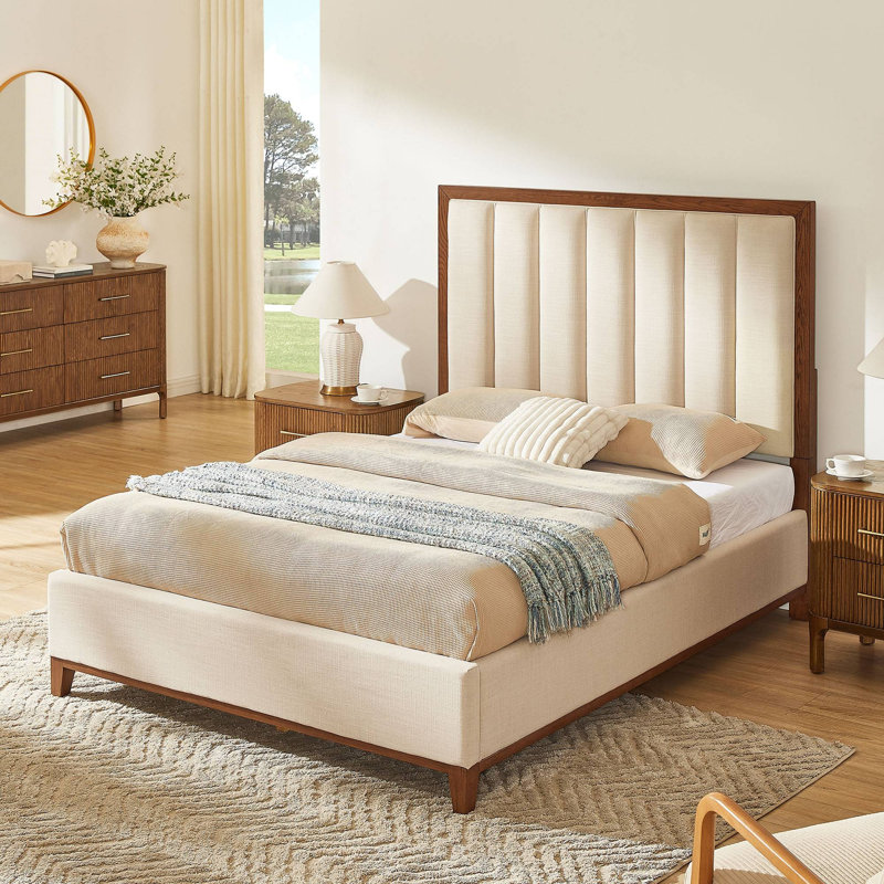 Grand lit en bois massif brun Hernest avec tête de lit tapissier pour la chambre à coucher, Queen, Beige/Dark Wood