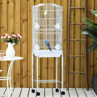 Cage à oiseaux 60 po en métal pour l'intérieur, blanche. Spacieuse pour perroquets et petits perroquets. Accessibilité pratique. Assemblage facile. Nettoyage facile. Portatif avec cage blanche à roulettes amovibles. Perroquets.