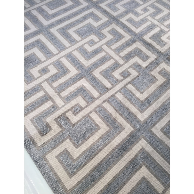 Pristine Silk Geometric Area Rug