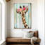 Couronne florale de girafe grunge sur toile-702619777