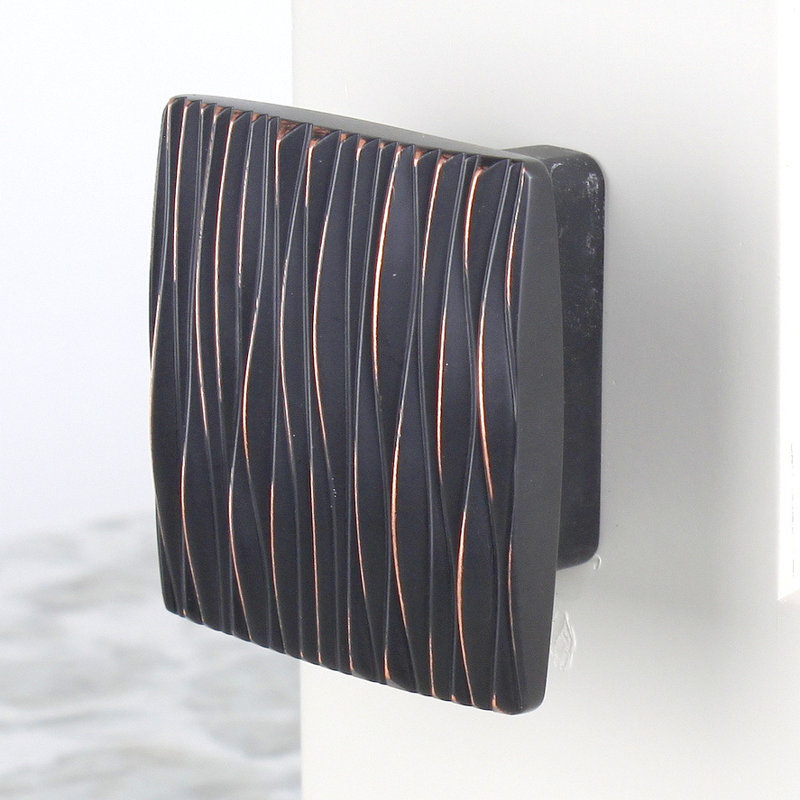 Poignée carrée surdimensionnée 1 15/16 po Dolce, Bronze antique ou cuivre