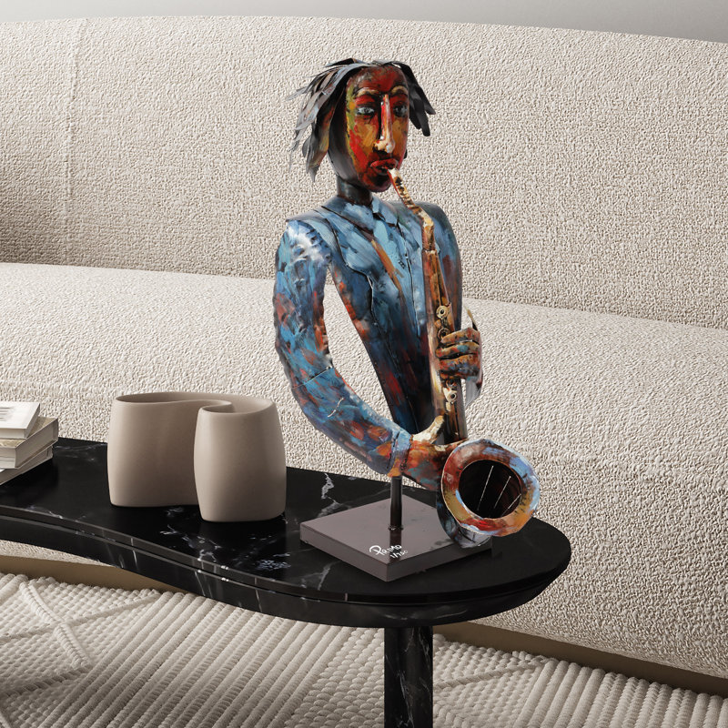 Figurines & Sculptures