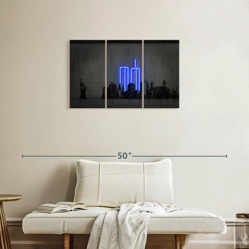 Rorry Glowing New York, 20" H x 33" W