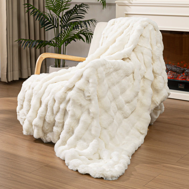 Luxury Cozy Warm Faux Fur Throw Blanket, Reversible Blanket for Sofa, Living Room, Bedroom, Beige/White, Queen