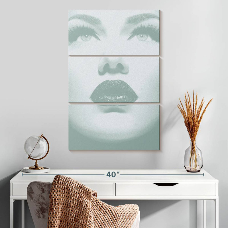 Shuttleworth Lashes, 32" H x 20" W