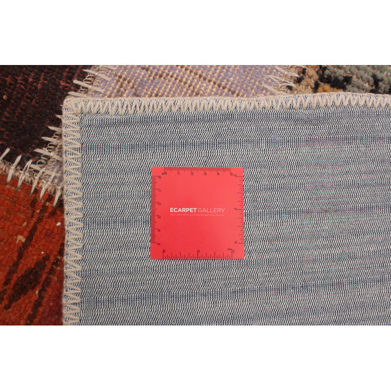 Tapis unique en laine noué à la main style Kosak des années 2010 de 5 pi 7 po x 7 pi 11 po gris clair / vert / rouge Anauri