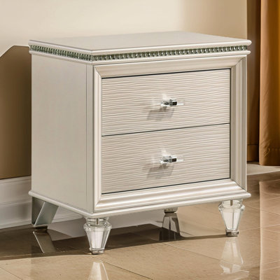 Table de chevet avec 2 tiroirs texturés et pieds en acrylique, blanc perle