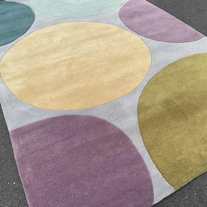 Tapis mauve / bleu / jaune touffeté à la main