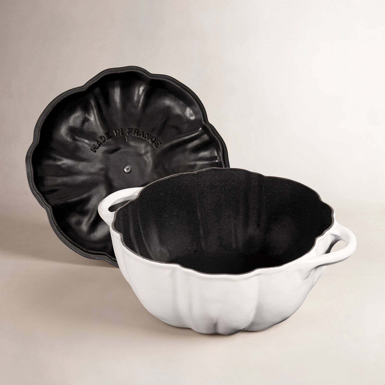 Enameled Cast Iron Pumpkin Dutch Oven, White