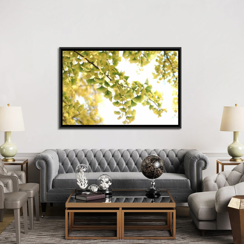 «Golden Ginkgo Biloba» par Alyson Fenneli - estampe numérique sur toile tendue avec châssis, H 40 po x l 60 po x P 1,5 po
