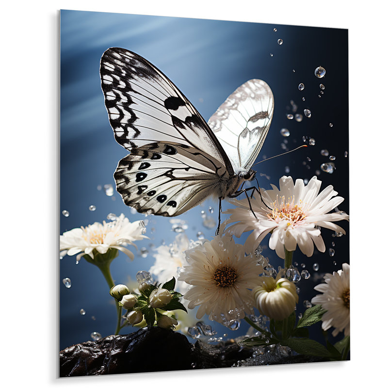 «White Butterfly Portrait Vibrant», art mural papillon en métal, H 32 po x l 16 po x P 1 po
