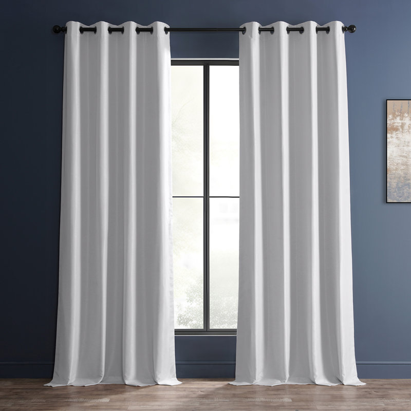 Rideaux occultant en soie Akion , l 50 po x L 84 po, Rubis
