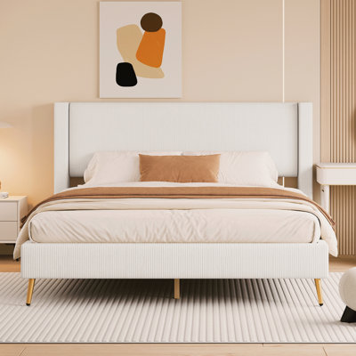 Grand lit plateforme en velours côtelé avec pieds en métal - beige et beige élégant. Contreplaqué conçu pour la durabilité. Rempli de mousse. Pas de sommier tapissier. Assemblage simple. 83,1 po x 65,7 po x 42,5 po